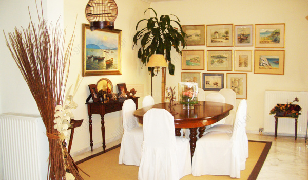 Τραπεζαρία - Dining room